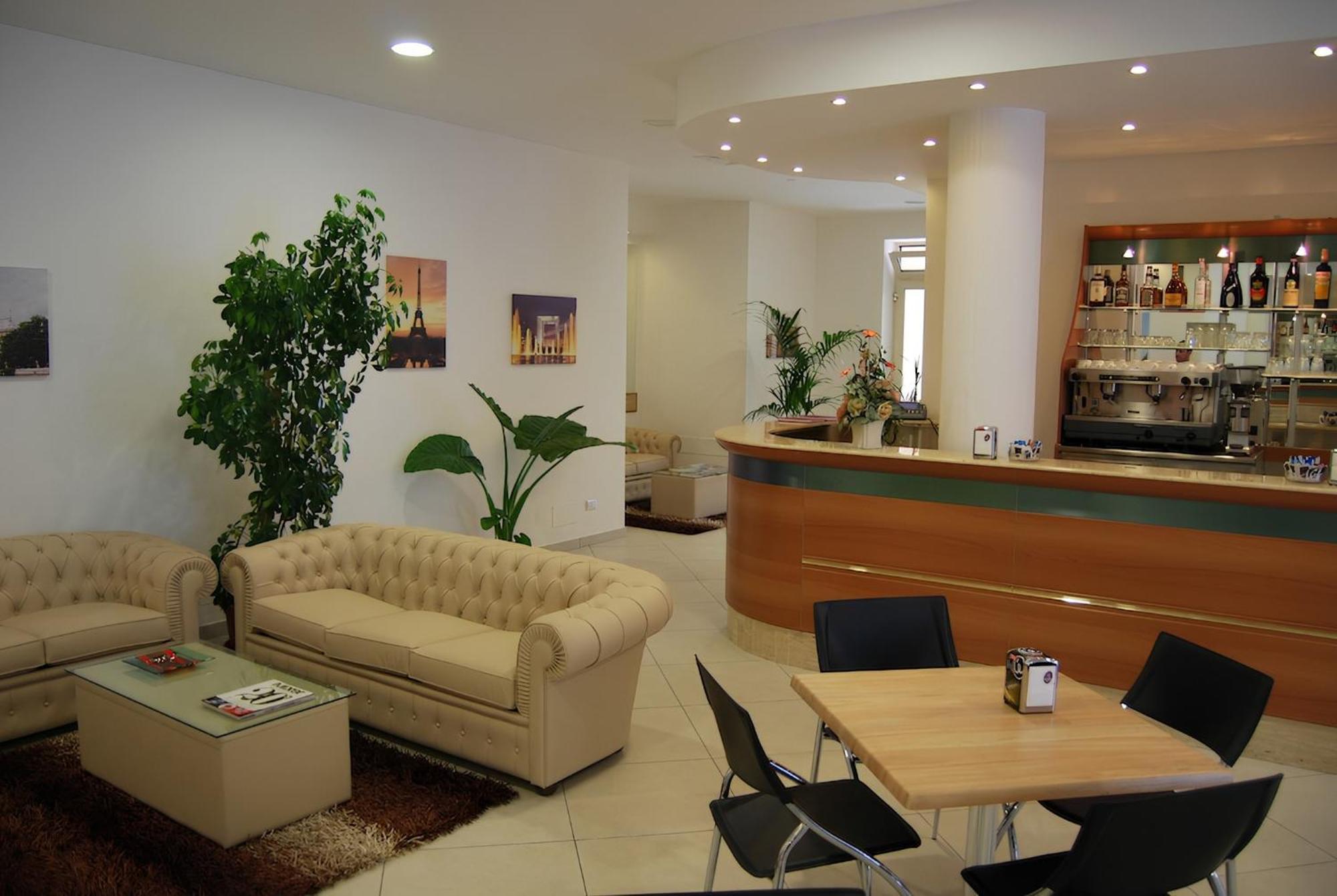 Eu Ropa Hotel Nereto Ngoại thất bức ảnh